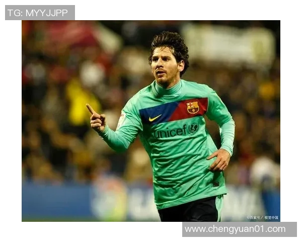 头顶裁判的足球明星如何在绿茵场上逆风翻盘的传奇故事